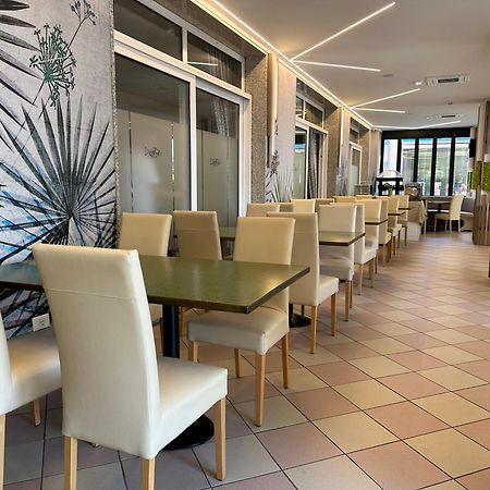 Hotel Storione Лидо ди Йезоло Екстериор снимка