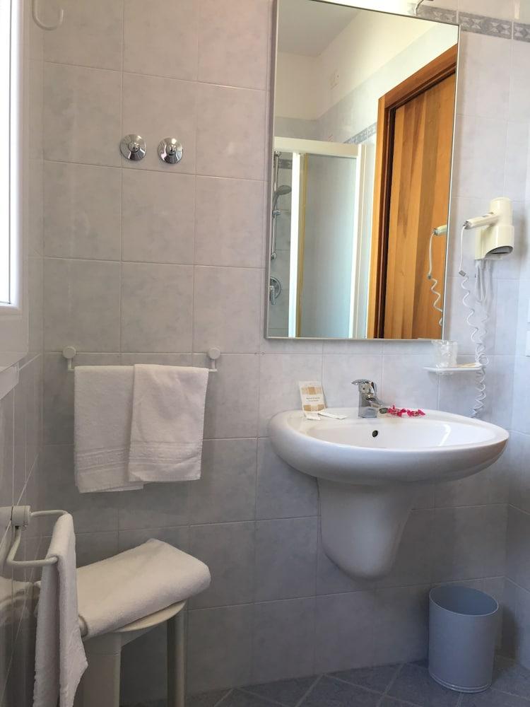 Hotel Storione Лидо ди Йезоло Екстериор снимка