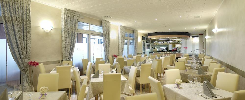 Hotel Storione Лидо ди Йезоло Екстериор снимка