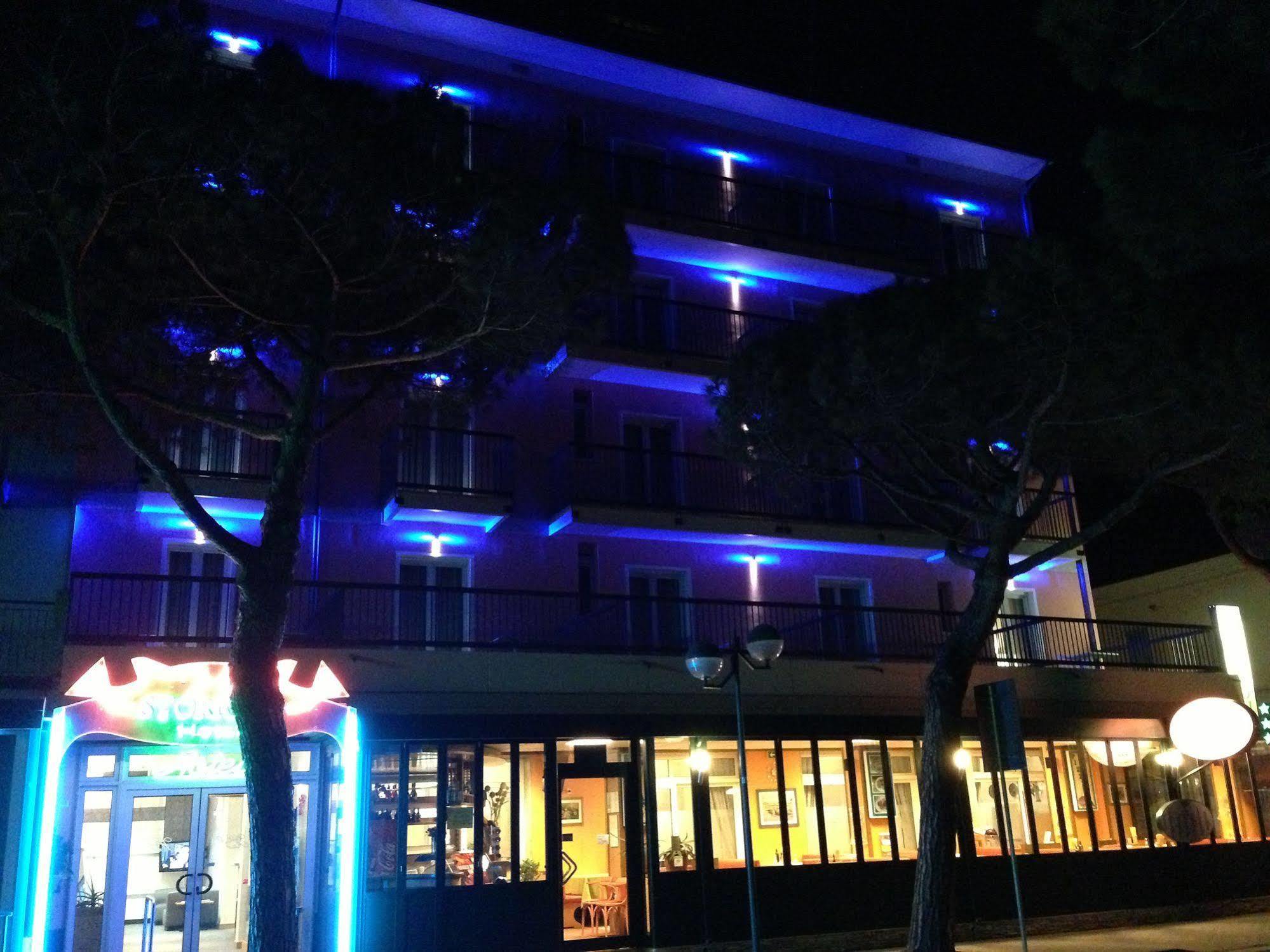 Hotel Storione Лидо ди Йезоло Екстериор снимка